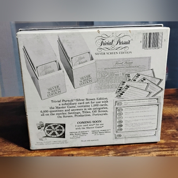Trivial Pursuit Silver Screen Edition Card Game - Picture 2 of 8